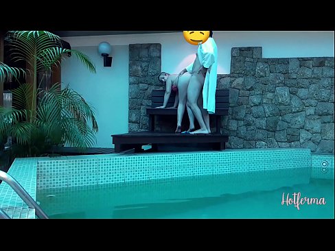 ❤️ Estro invitas servistinon al la naĝejo, sed ne povis rezisti varmegon ❤ Nur porno ĉe ni ❌️